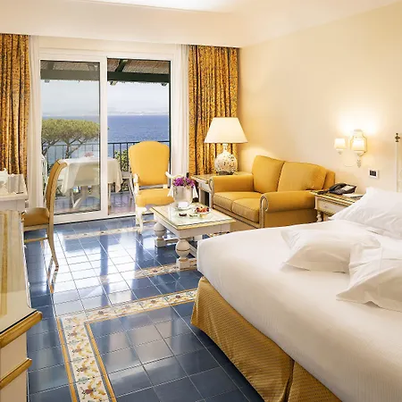 Excelsior Belvedere & ايسكيا