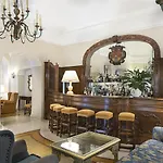 ホテル Excelsior Belvedere &