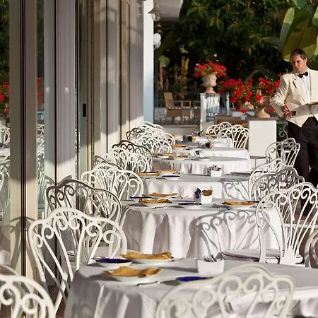 Excelsior Belvedere & ايسكيا