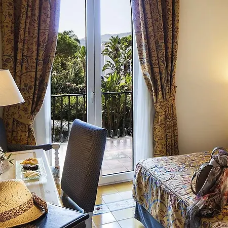 Excelsior Belvedere & فندق ايسكيا