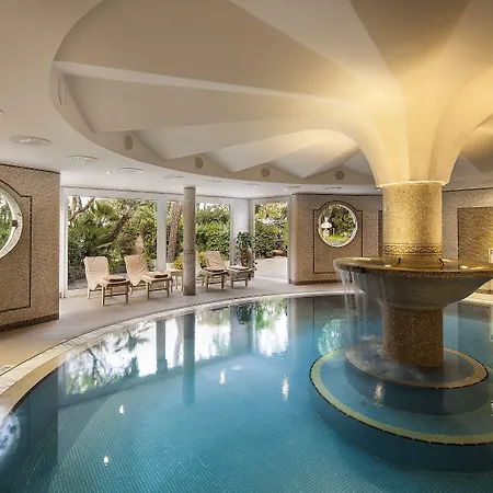 Excelsior Belvedere & ايسكيا