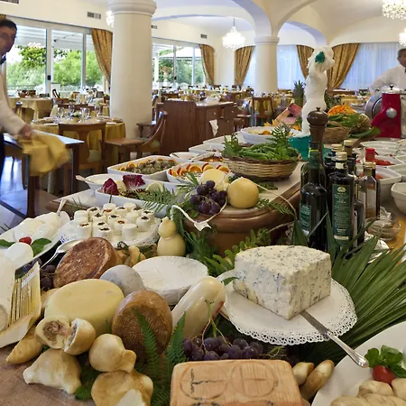 فندق Excelsior Belvedere & 5*
