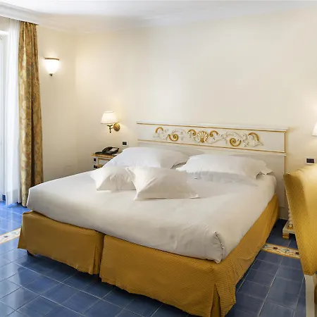 فندق Excelsior Belvedere & ايسكيا