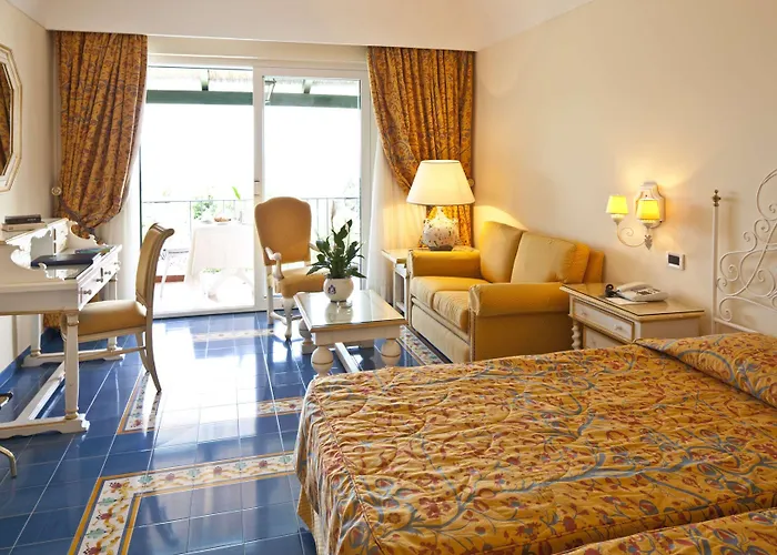 Excelsior Belvedere & Hotel 5*